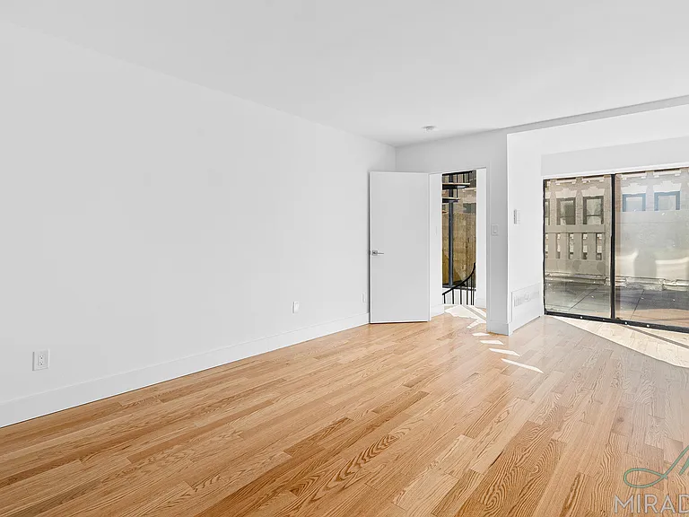 80 Madison Ave #PHC — Photo 2