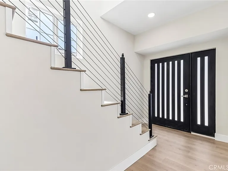 21233 Lopez St — Photo 3
