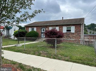 6511 Hillwood Dr, Riverdale, MD 20737
