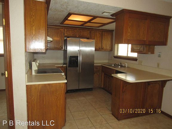 4th image of 710 SW Chaucer Dr