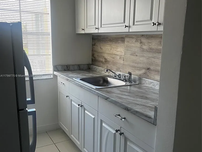 1608 Drexel Ave #18 — Photo 14