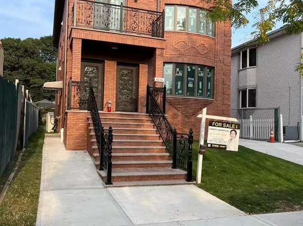 6973 229th Street, Oakland Gardens, NY 11364