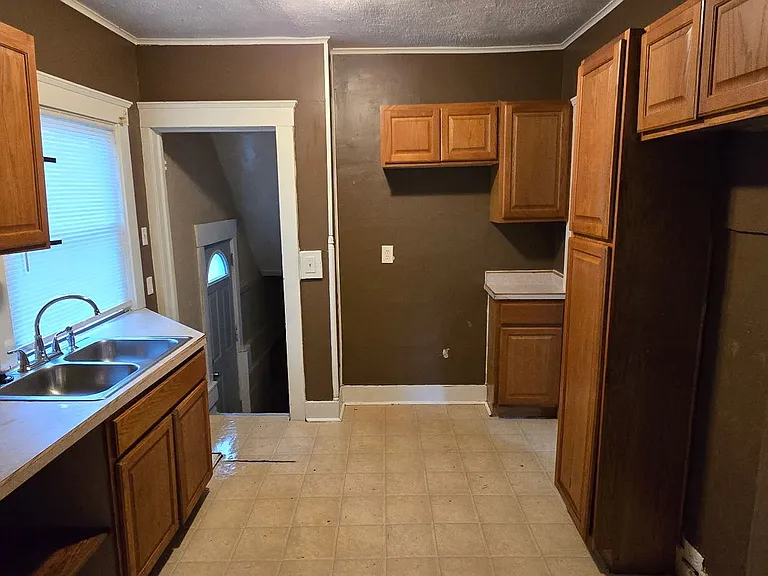919 Princeton Ave — Photo 15