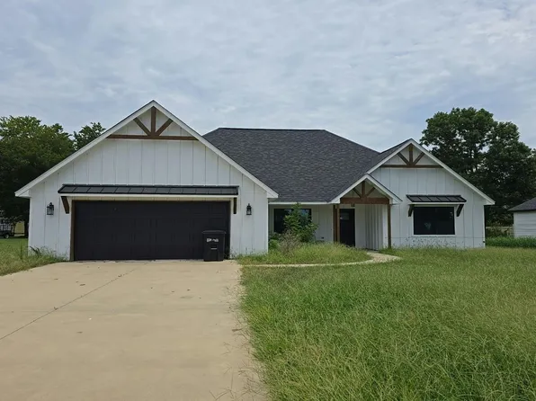 519 W 10th St, Chelsea, OK 74016