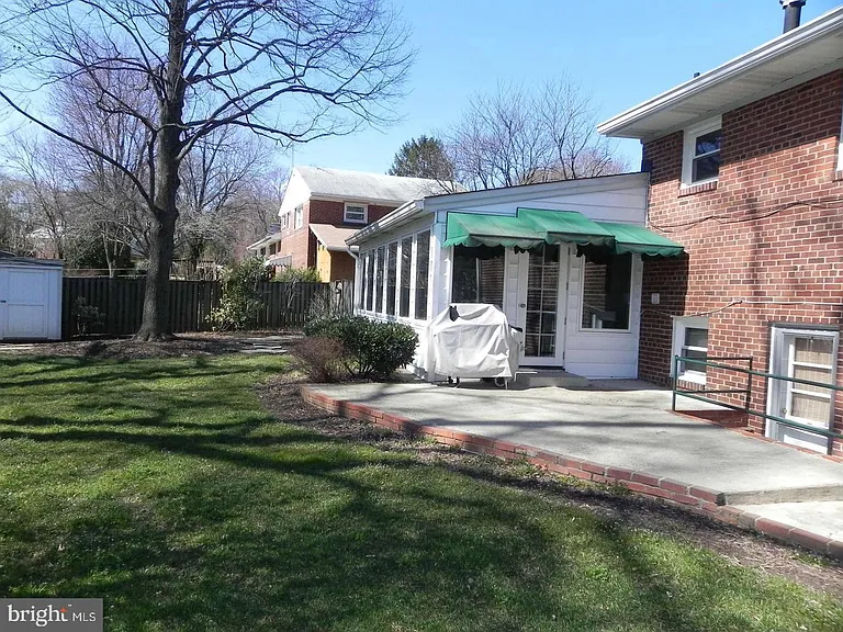 1415 Mayflower Dr — Photo 29