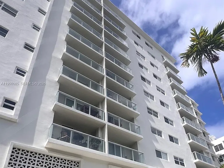 1750 James Ave #5G — Photo 30