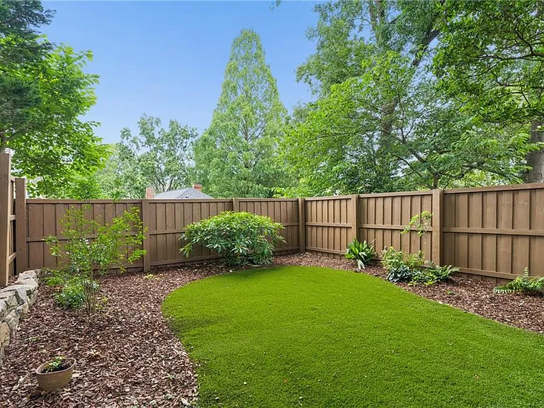 816 Virgil St NE — Photo 38
