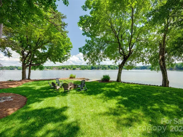 4681 Dove Point Ln, York, SC 29745