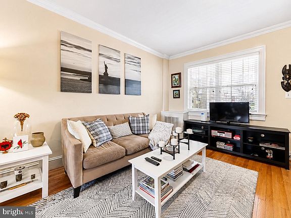 5th image of 441 Delafield Pl NW