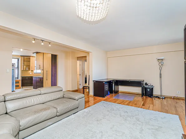 2546 East 13th Street image 10 of 29