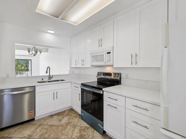 3525 Lebon Dr Unit 304, San Diego, CA 92122