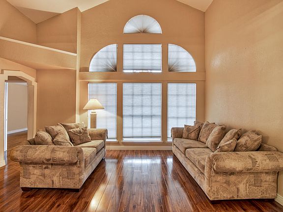 3rd image of 7501 Medano Dr