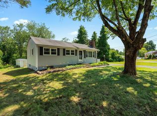22 Village Dr, Ledyard, CT 06339