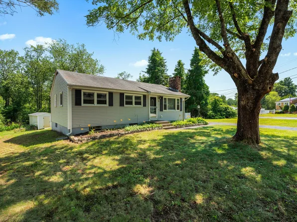 22 Village Drive, Ledyard, CT 06339