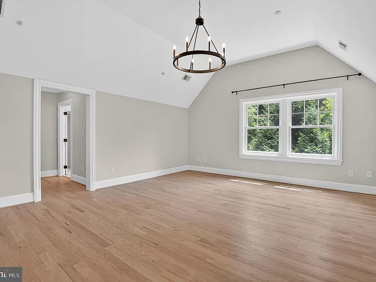 5718 Huntington Pkwy — Photo 46
