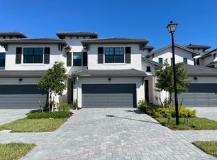 7630 Rockefeller Dr, Naples, FL 34119