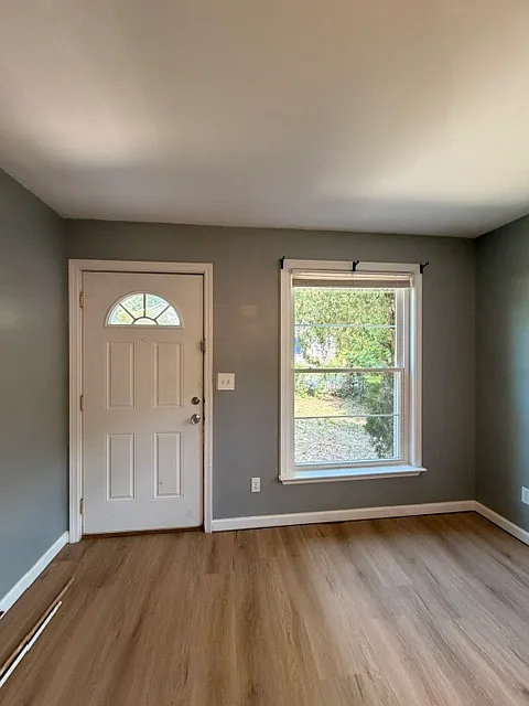3 bed, 1.5 bath, 1200 sqft, $1,795 — Photo 3