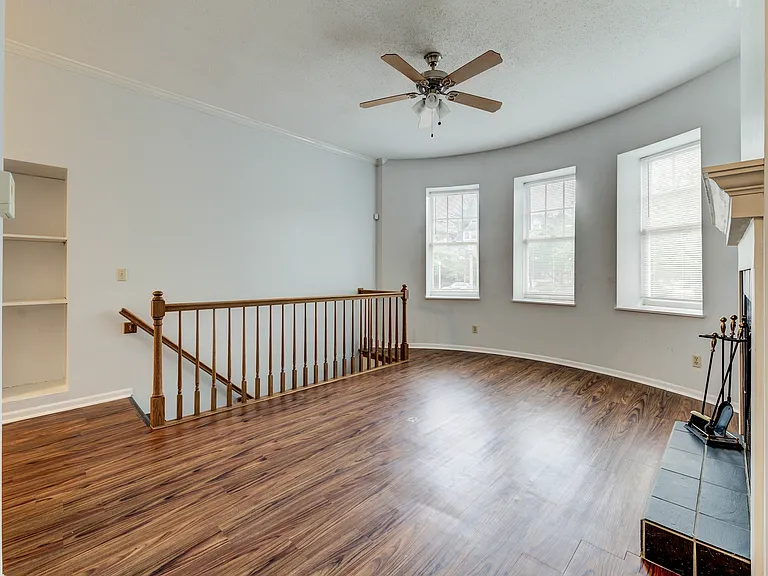 4319 Lindell Blvd #D — Photo 9