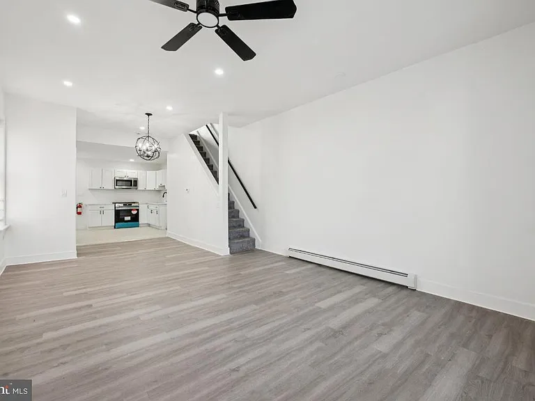 718 Spruce St — Photo 3
