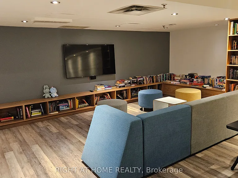388 Richmond St W #910 — Photo 31