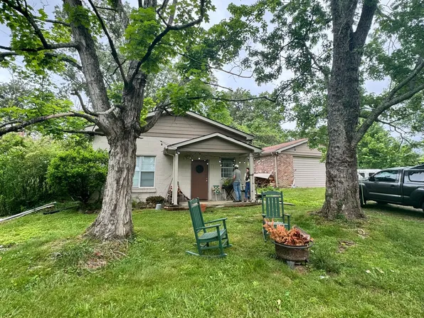 1054 Walton Ln, Cookeville, TN 38501