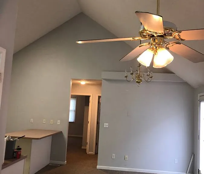 408 W Somersbe Pl — Photo 4