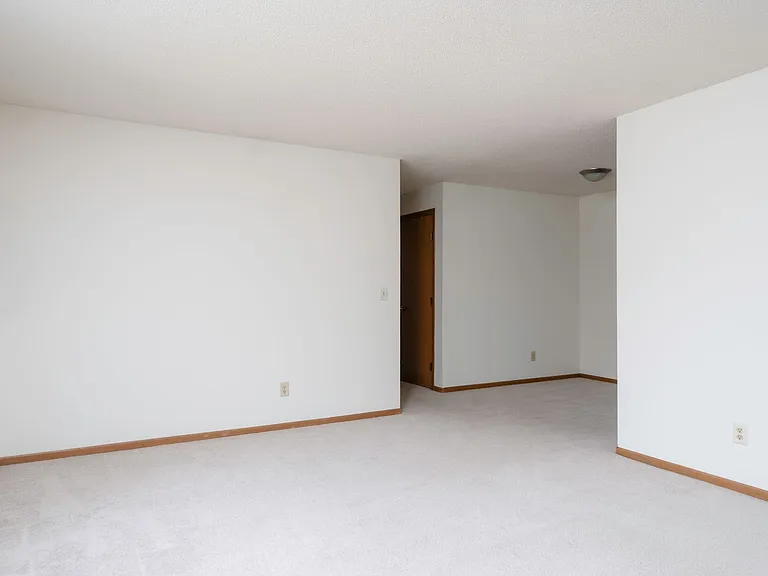 Raven Court Townhomes — Photo 13