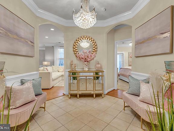 5th image of 7 Booth St Unit 302