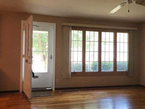 5th image of 4605 W 84th Pl