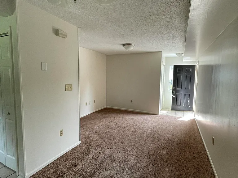 249 Cordell Cir — Photo 3