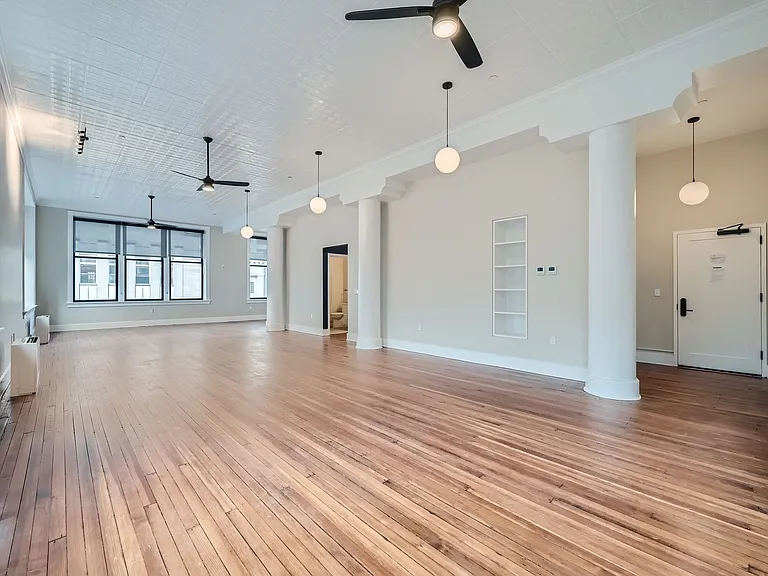 303 N Howard St — Photo 26
