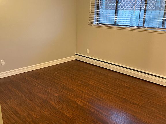 5th image of 3716 Hunter Ave