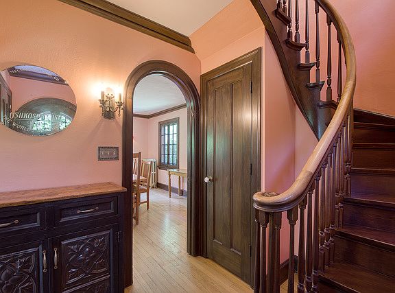 3rd image of 357 Woodlawn Ave