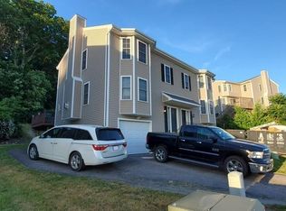 6 Lilac Ln, Worcester, MA 01607