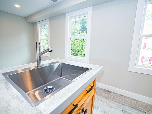 519 Ferry Street #2 Bright, open format kitchen island with dishwasher