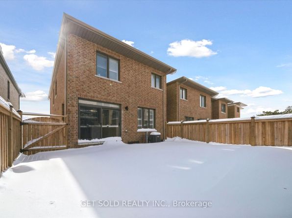 144 Vanier St, Whitby, ON L1R 0N3
