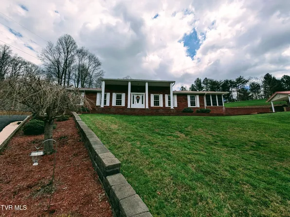 218 7th St NE, Norton, VA 24273