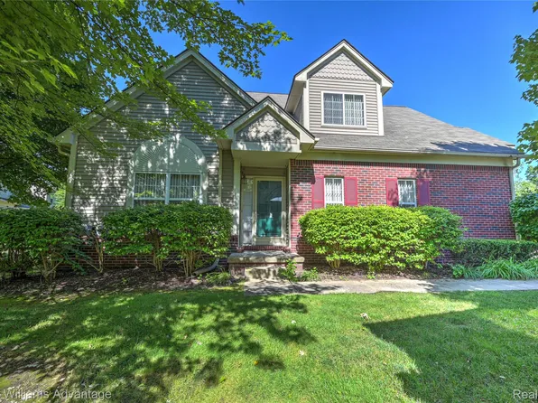 29479 Juneau Ln #34, Farmington, MI 48336