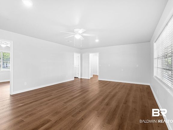 3rd image of 207 14th Ave