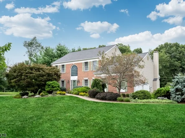 2 Fells Ln, Mount Olive Twp., NJ 07836