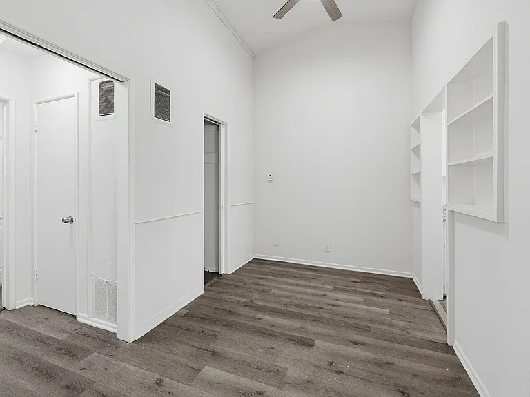 333 S Rexford Dr #7 — Photo 2