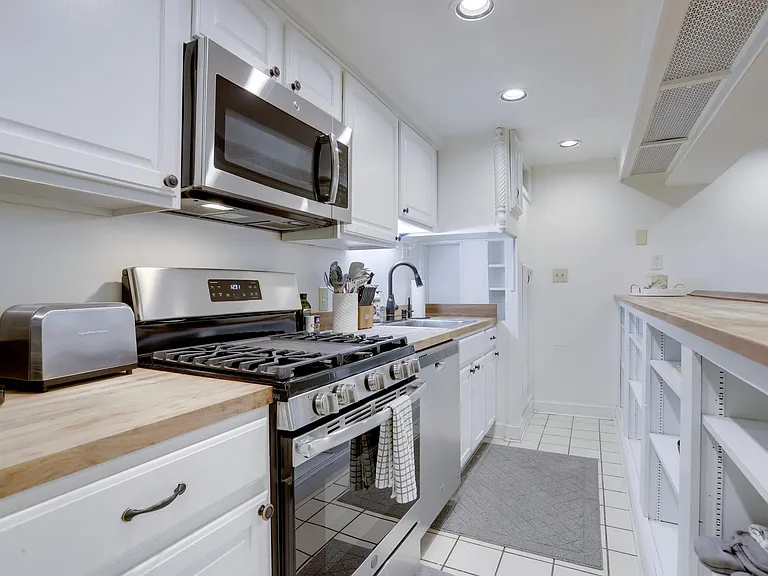 400 Seward Sq SE #B2 — Photo 7