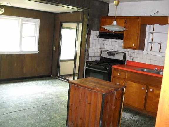 3rd image of 36 Seybolt Ave