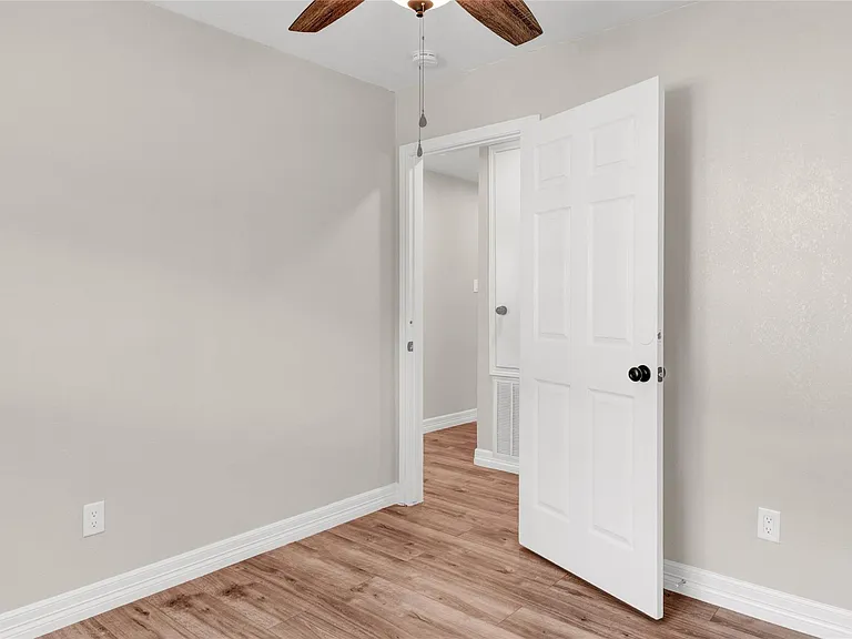 6023 Sean Ct — Photo 36