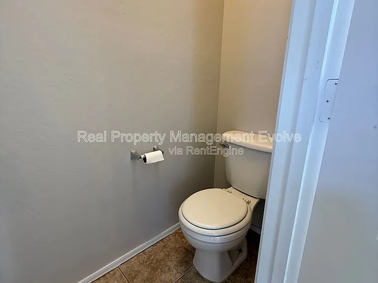 3930 W Irwin Ave — Photo 19