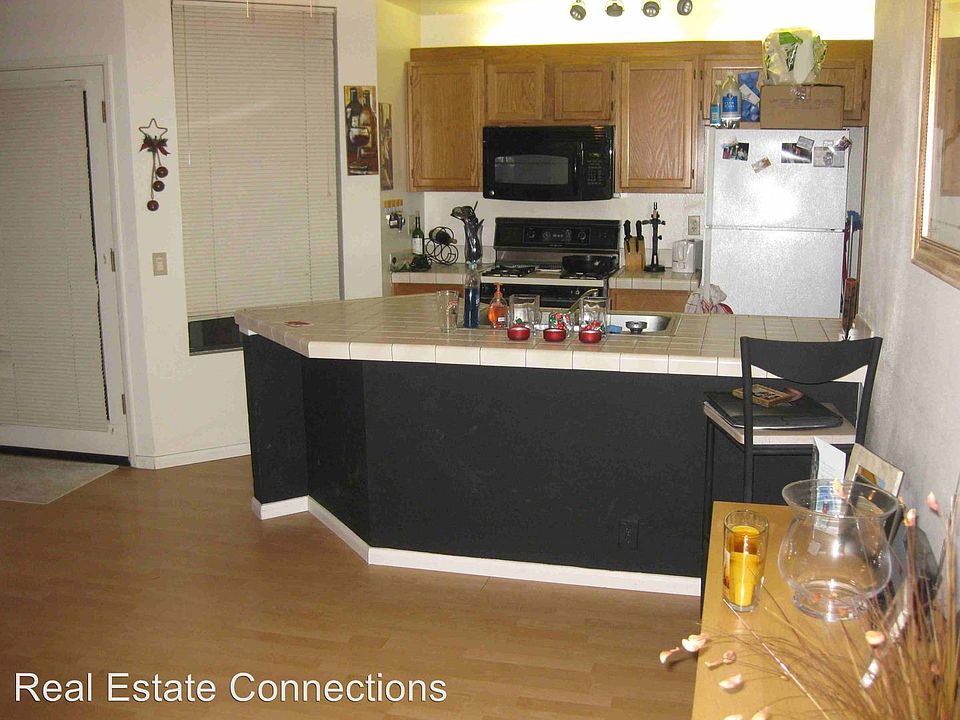 2nd image of 3984 Lamont St Unit 7