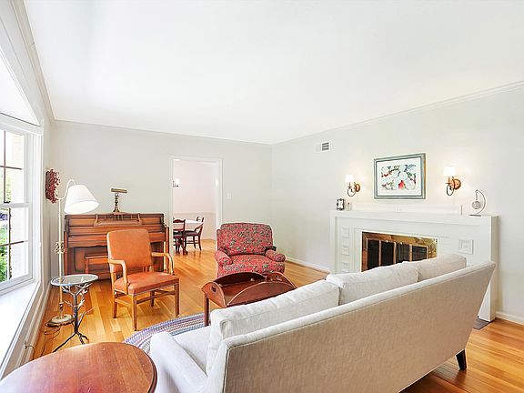 5th image of 8282 N Kenwood Ave
