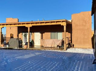 61 Las Tusas Rd, Ranchos De Taos, NM 87557