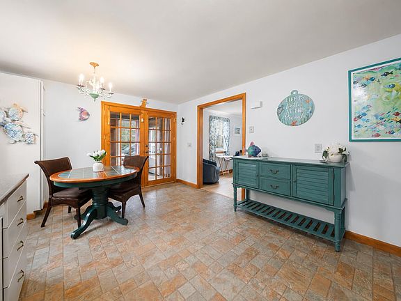 4th image of 34 Newtown Road