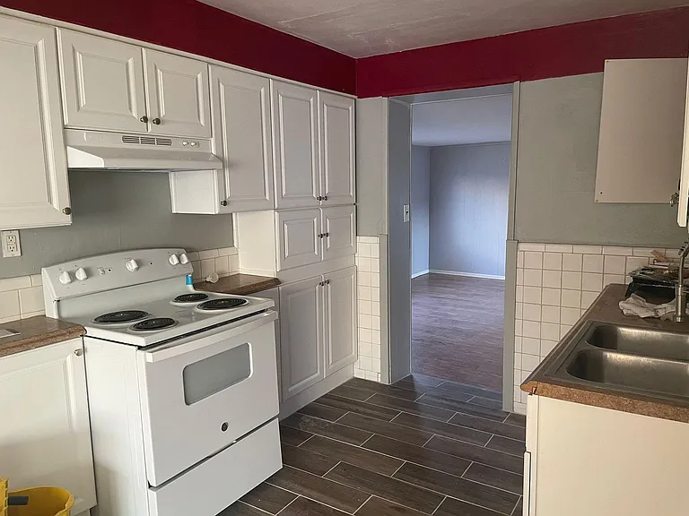 1108 E Linden Ave — Photo 3